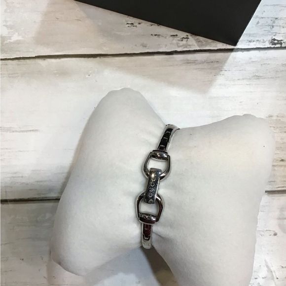 Authentic Gucci Watch with Bamboo Wood Grain Trim - Picture 3 of 5